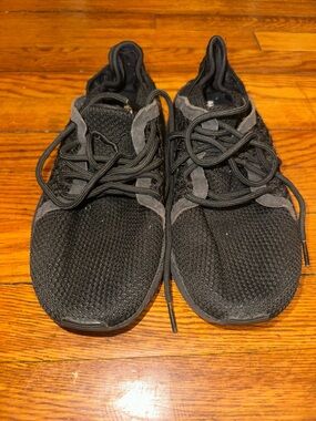 Black Athletic Sneakers - Lightweight Comfort